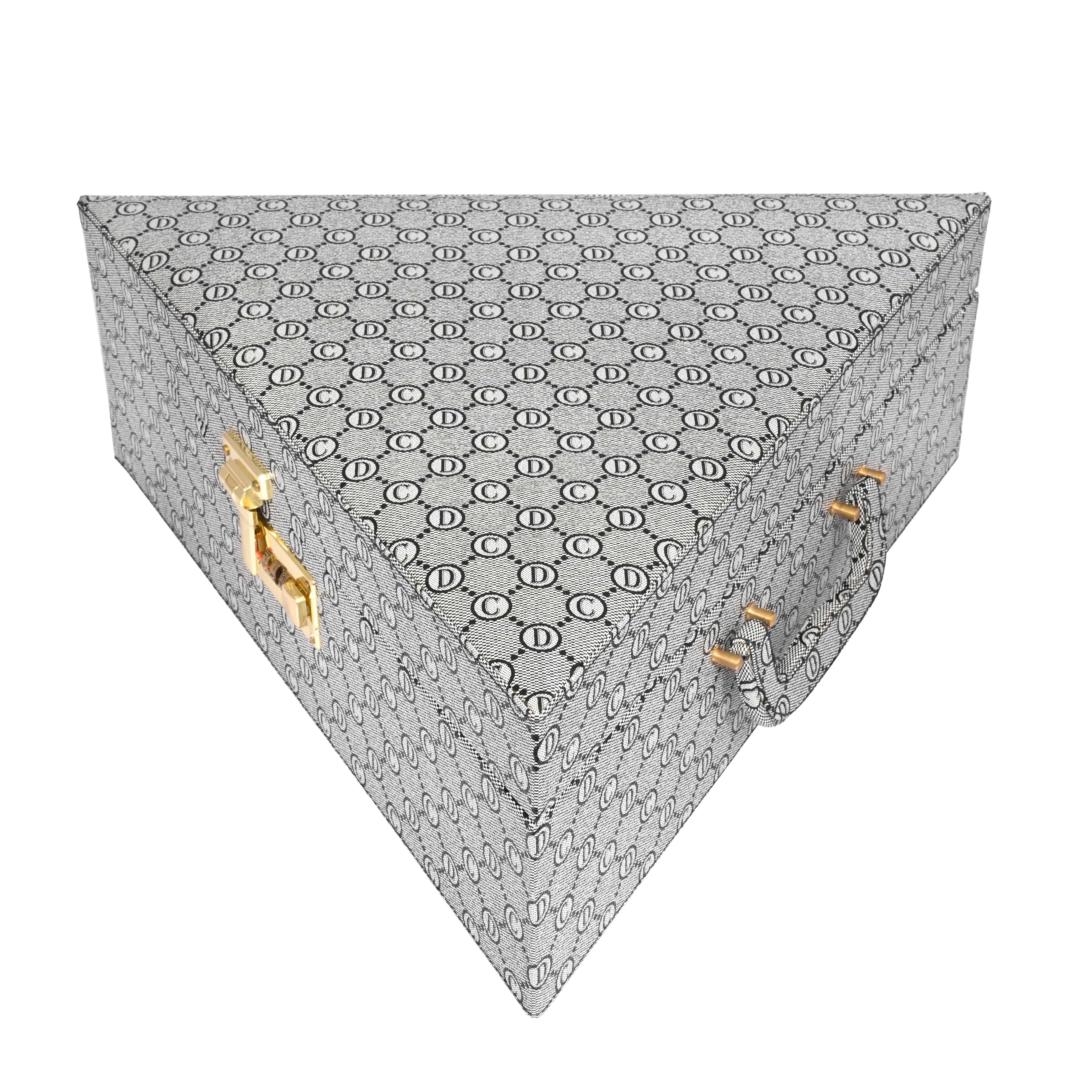 black-grey-triangle-bar-box